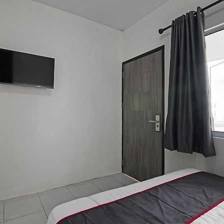 Oyo 92300 Koala House Hotel Pekanbaru Kültér fotó