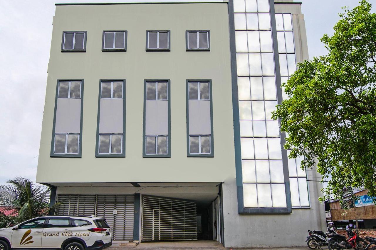 Oyo 92300 Koala House Hotel Pekanbaru Kültér fotó