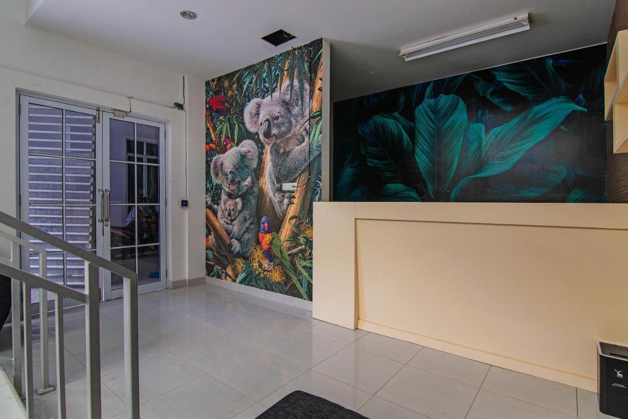 Oyo 92300 Koala House Hotel Pekanbaru Kültér fotó
