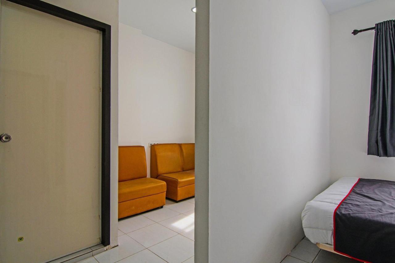 Oyo 92300 Koala House Hotel Pekanbaru Kültér fotó