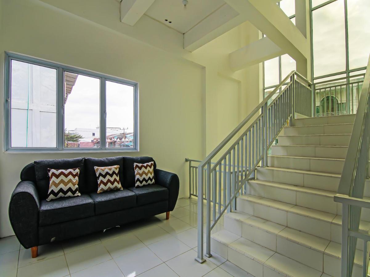Oyo 92300 Koala House Hotel Pekanbaru Kültér fotó