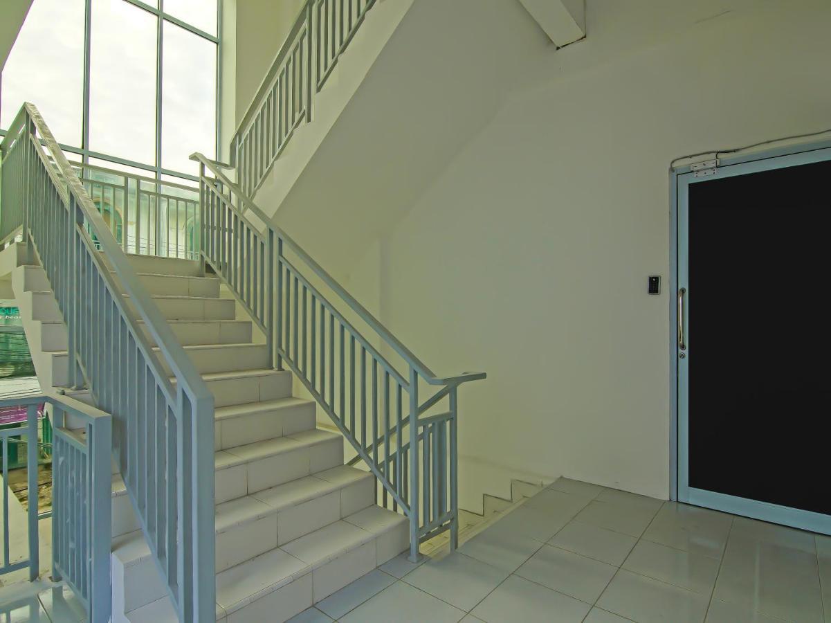 Oyo 92300 Koala House Hotel Pekanbaru Kültér fotó