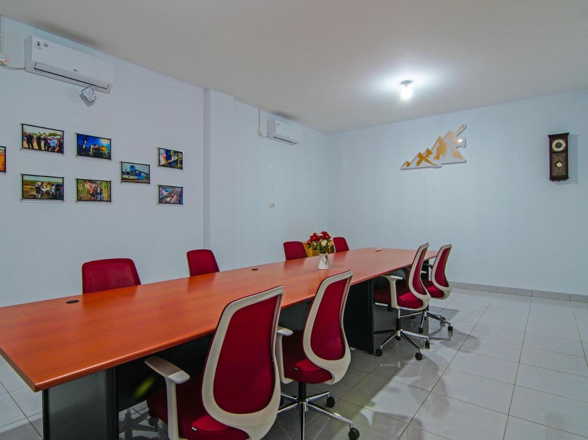 Oyo 92300 Koala House Hotel Pekanbaru Kültér fotó